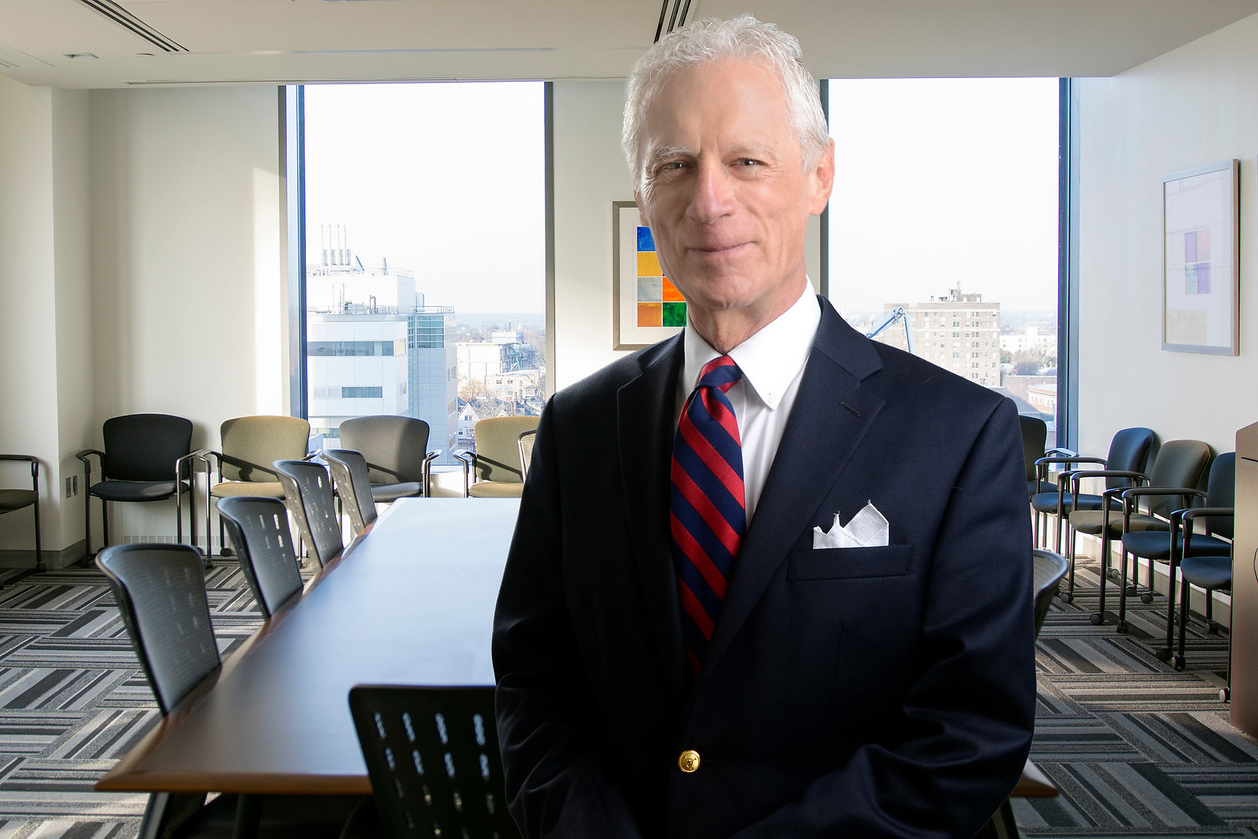 Headshot of Dr. Leonard Epstein.